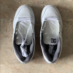 NWT DC Skate shoes white